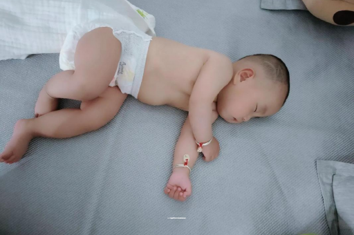 呼和浩特宝宝口水多怎么回事